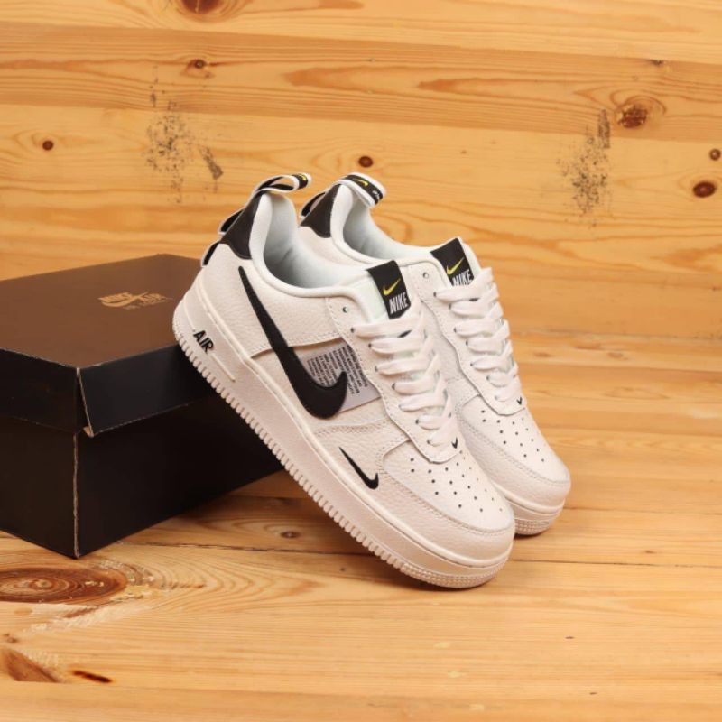 SEPATU NIKE AIR FORCE 1 07 LV8 UTILITY - WHITE/BLACK