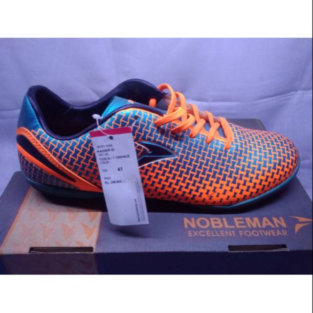 Sepatu futsal nobleman