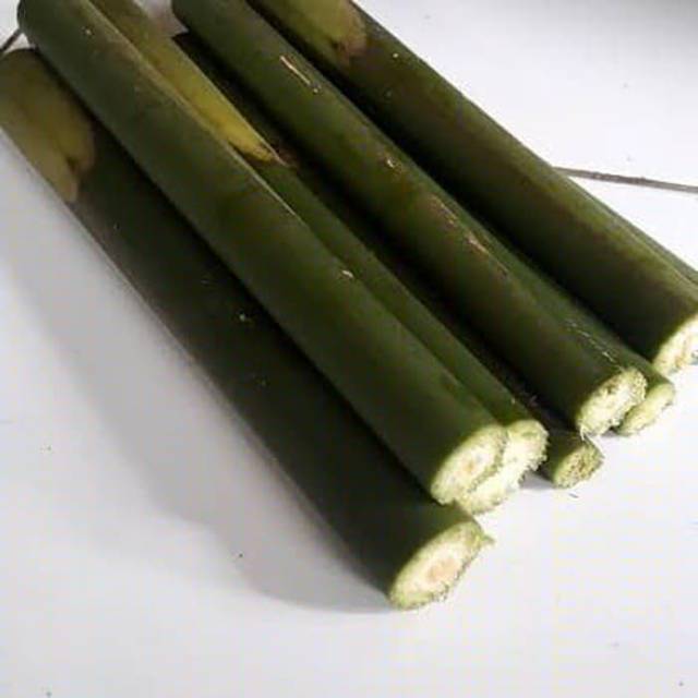

BATANG KECOMBRANG/BURUS 1kg JAMINAN MASIH SEGAR