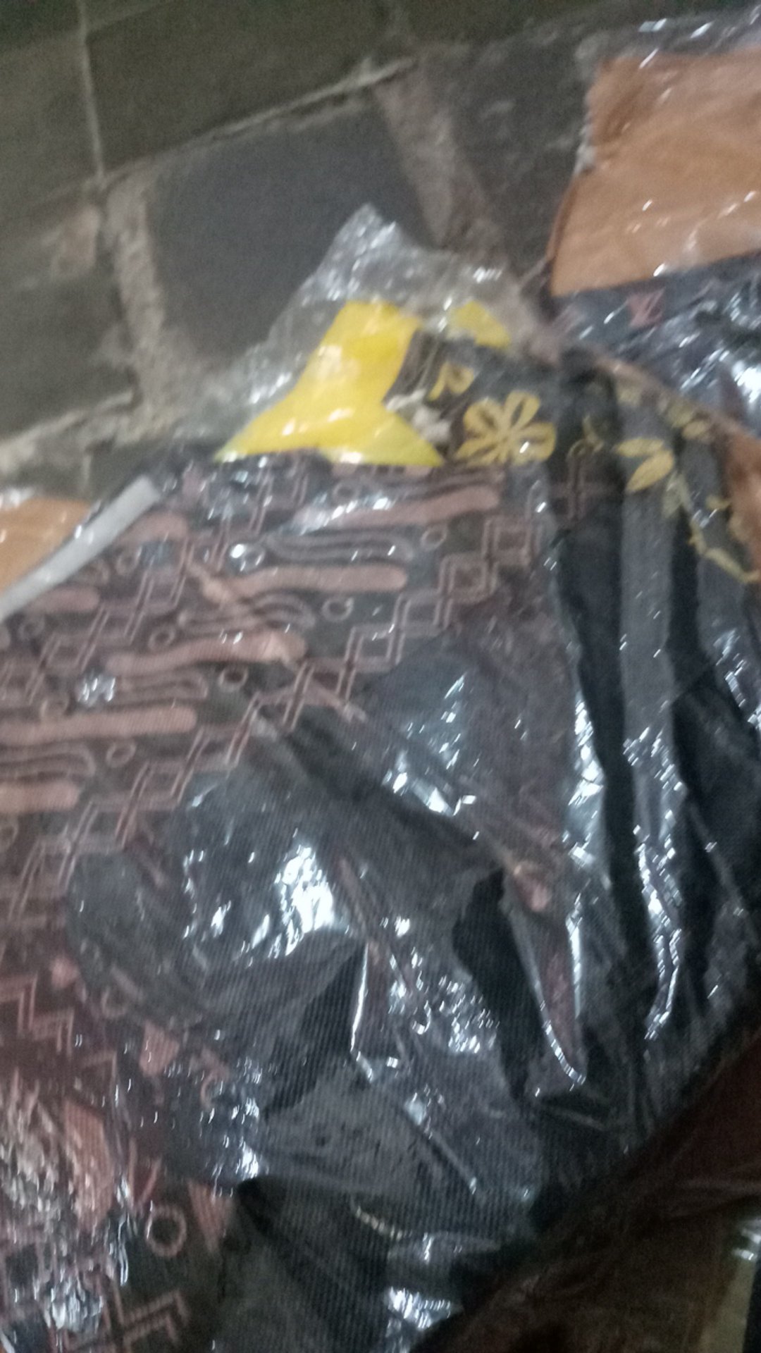 Tas Hajatan Serut Batik Maroon 22