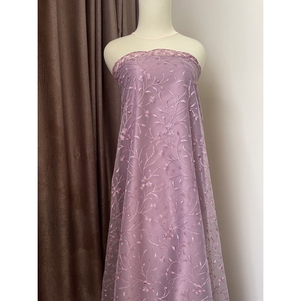 Kain Brukat Bahan Kebaya Tile Motif Lotus New Series Warna Ungu Lilac