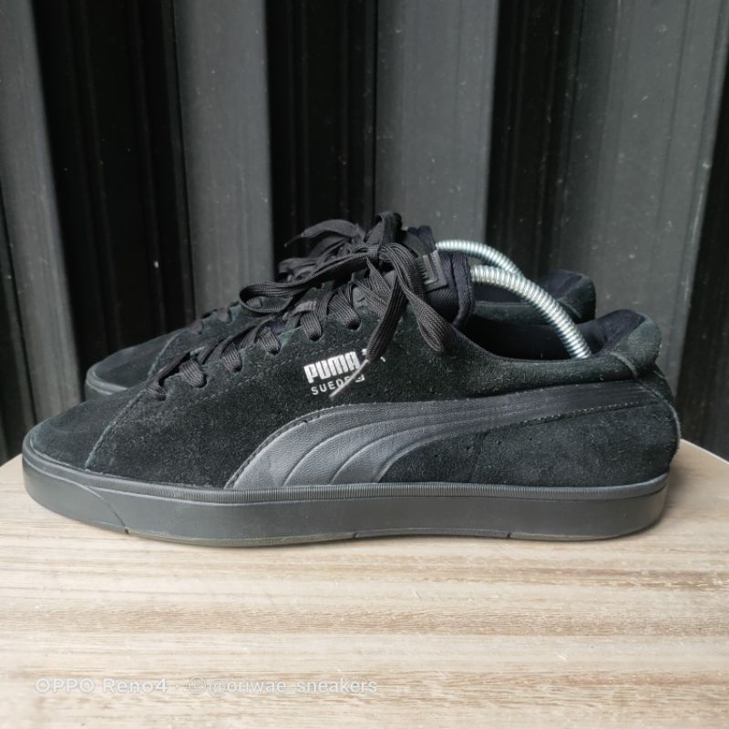 Sepatu Sneakers Bekas Second -- Puma Suede Full Black