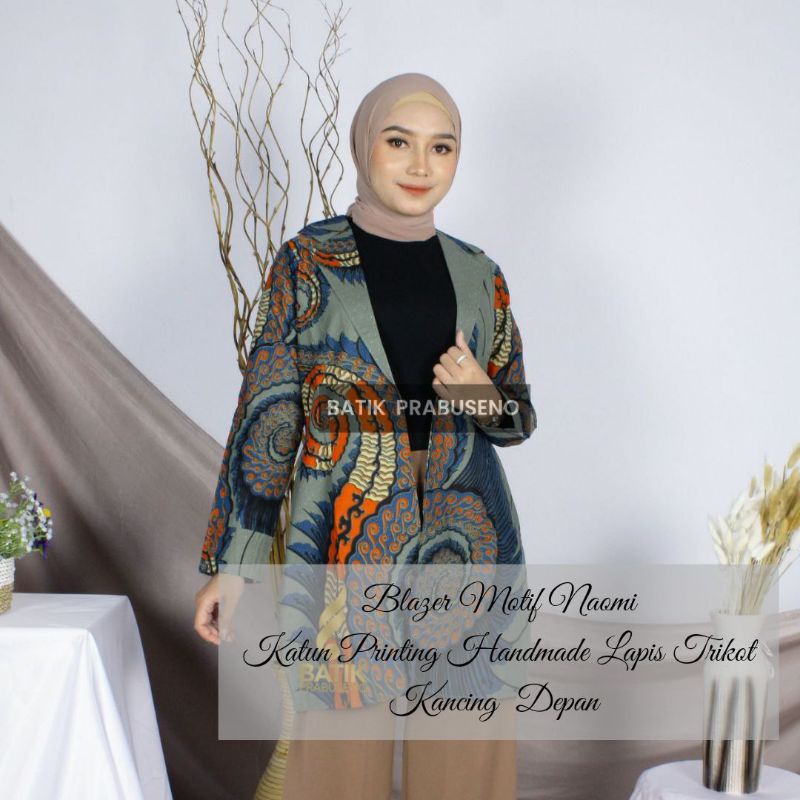 NAOMI Blazer Batik Wanita Lengan Panjang Bahan Katun Printing Kancing Depan Jas Wanita Modern