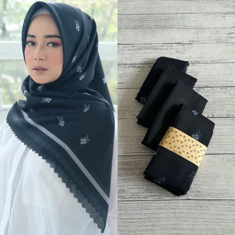 Kerudung vanilla hijab jilbab leopard love rantal polkadot / vanilla hijab segiempat voal motif vanilla chain / deenay kw button kw lasercut-Yawmi hitam