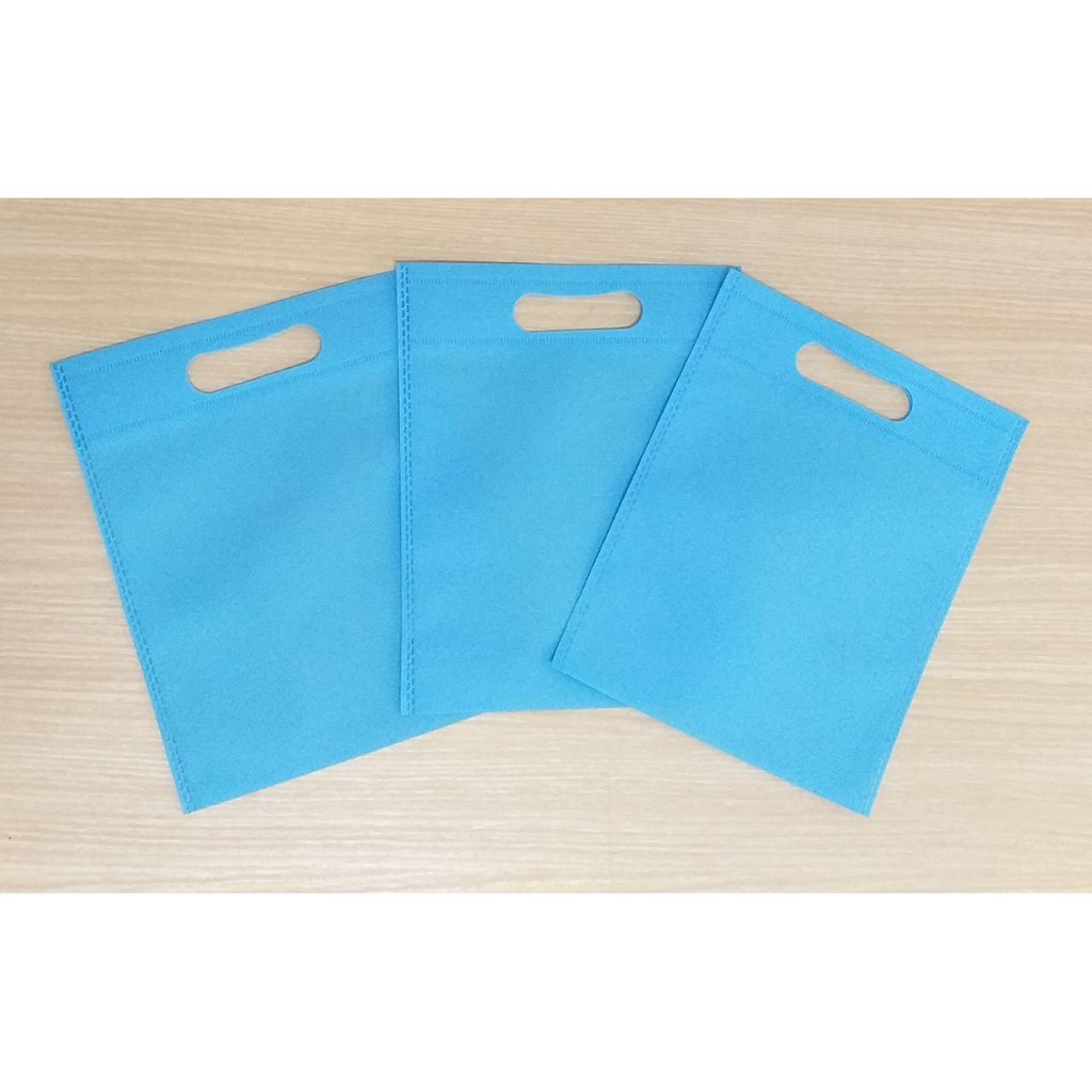 

GOODIE BAG SPUNBOND OVAL 20x25 (Kodian) / Tas Belanja Murah / Kantong Belanja / Souvenir (Biru Muda)