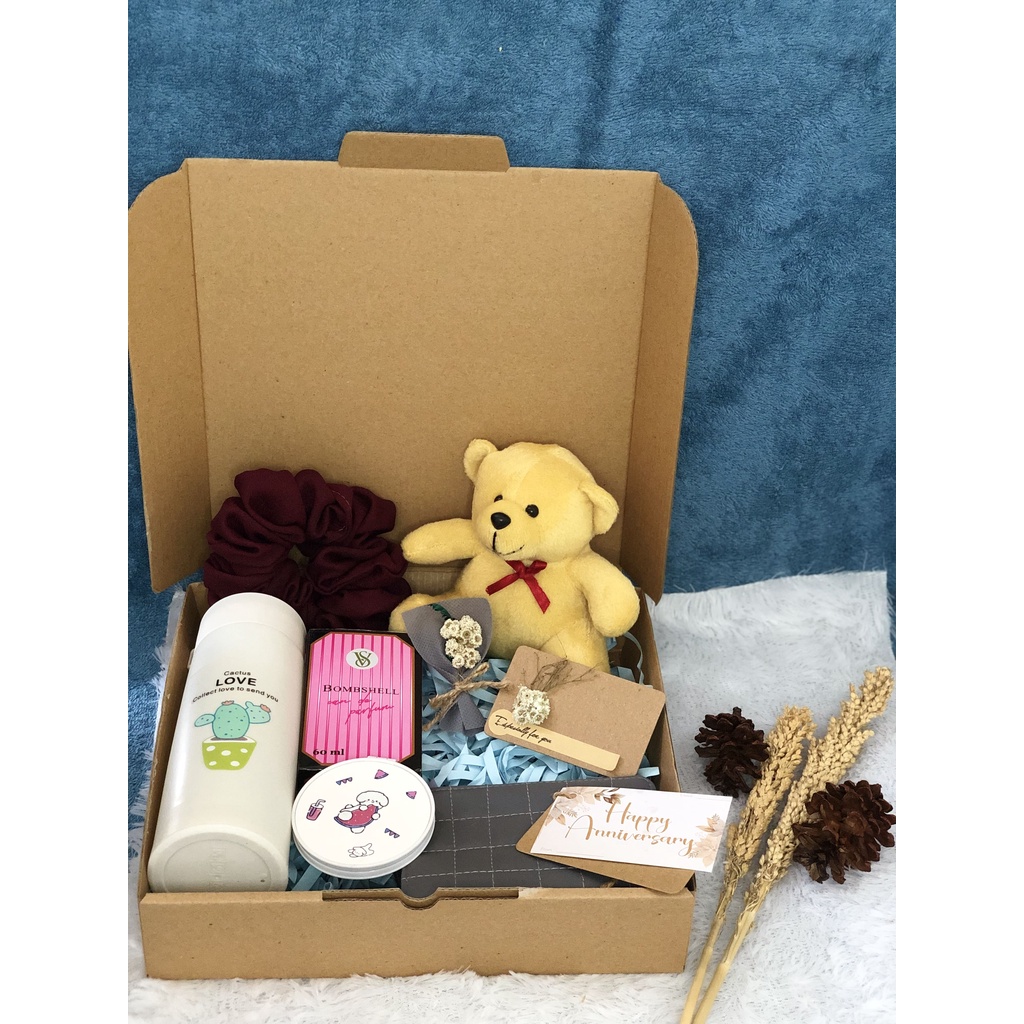 

Gift Box For Girl - Medium - Kado Ulang Tahun Wanita - Kado anniversary - Wisuda