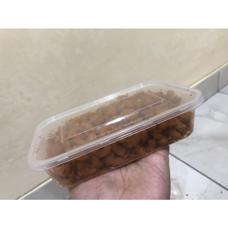 

Jajanlah.! Makaroni pedas uk. box 500ml
