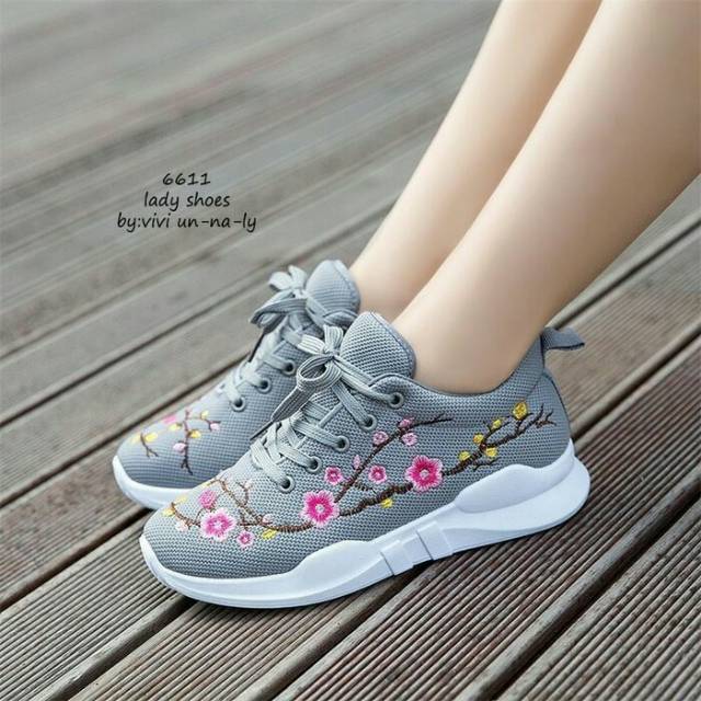 Flower Sepatu Sneaker Wanita