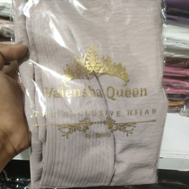 KHIMAR CRINKLE TANPA TALI ORIGINAL VALENSHAQUEEN HIJAB BAHAN RAYON CRINKLE AIRFLOW PREMIUM/KERUDUNG TERBARU DAN TERMURAH ORI VALENSHAQUEEN JILBAB TERLARIS IKKA MEMEI-Kakhi