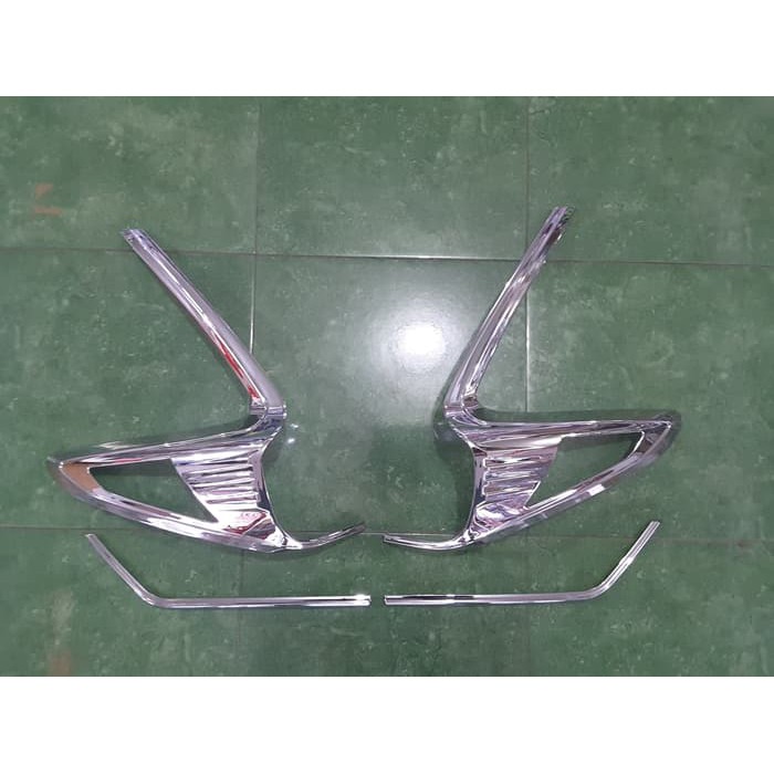 Garnish Belakang CRV Turbo 2017 Chrome