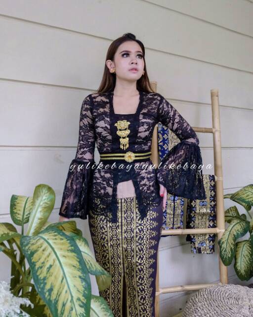 Set Kebaya Bali Modern Model Lonceng Full Brokat