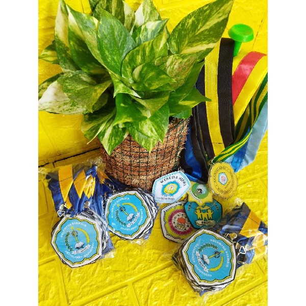 

Medali/kalung wisuda/gordon.