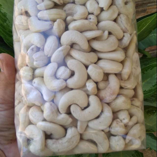 

Kacang mede super 1 kg