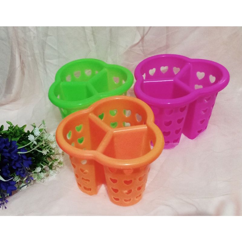 

Tempat Sendok Sket 3 / Tempat Pensil Isi 3