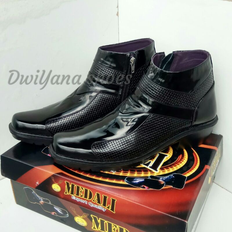 SEPATU PDH KULIT MEDALI K-383