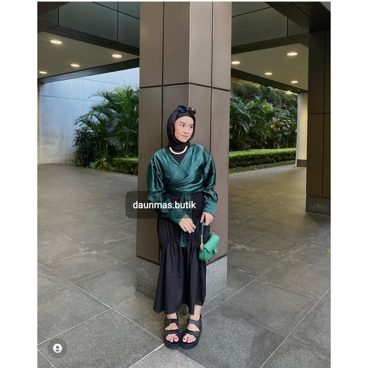 1KG MUAT 4PCS | SATIN SILKY WRAP BLOUSE HITS OOTD SELEBGRAM FASHION GROSIR MURAH WANITA TERMURAH