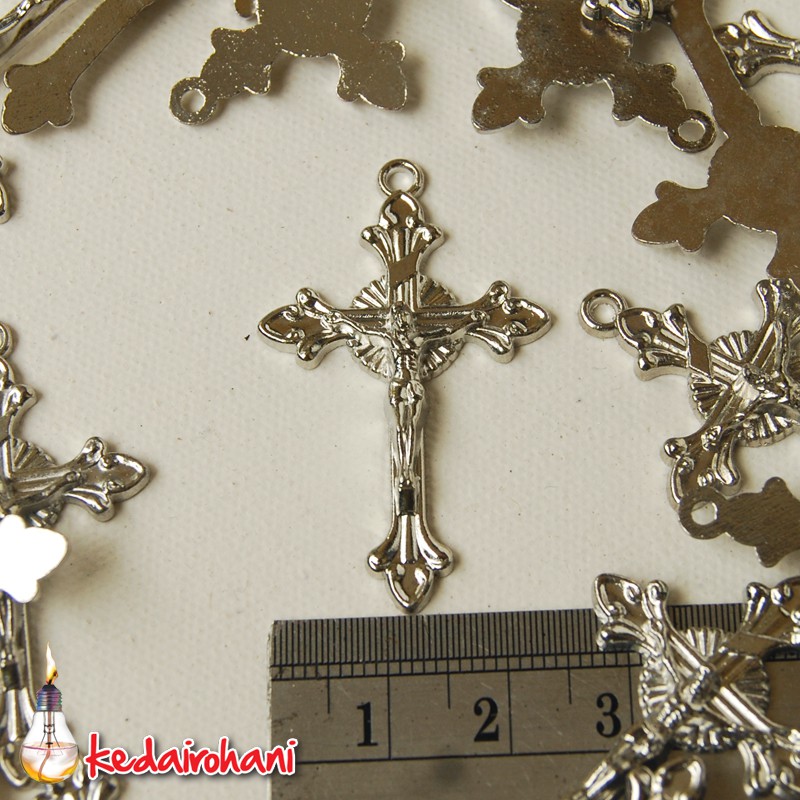 Bandul Salib / Cross Corpus Yesus Logam Ramping Tebal Perlusin Souvenir Kalung Rosario Besar