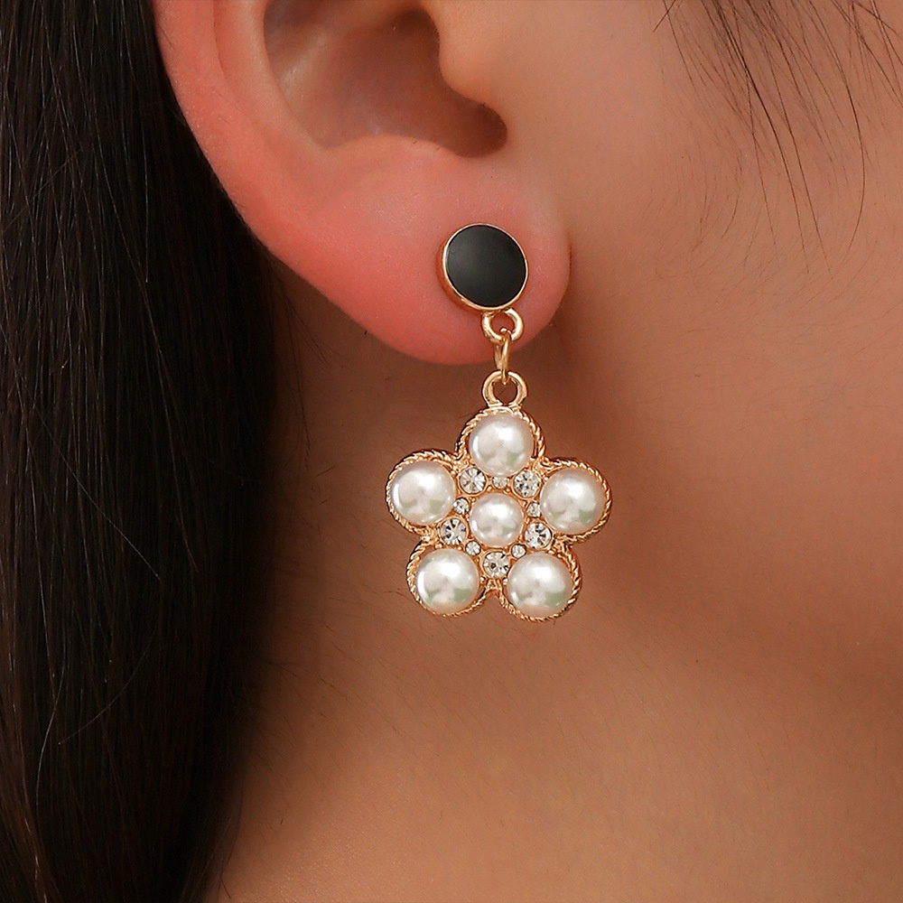 Anting Mutiara Berlian Imitasi Model Simple