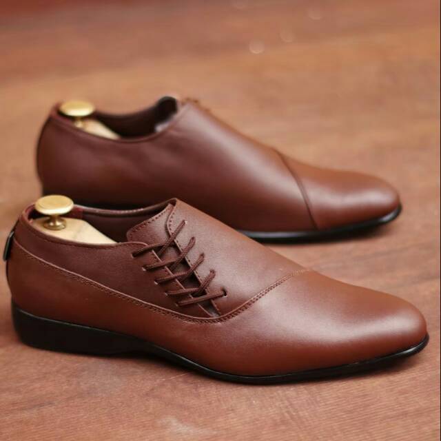 Sepatu Formal Pria Sepatu Kerja Tali Kulit Cevany Megan