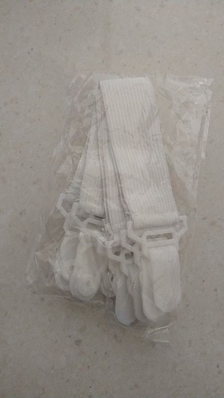 Pengait (penjepit) Sprei Karet Isi 4 Pcs.