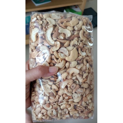 

Kacang Mede Patahan
