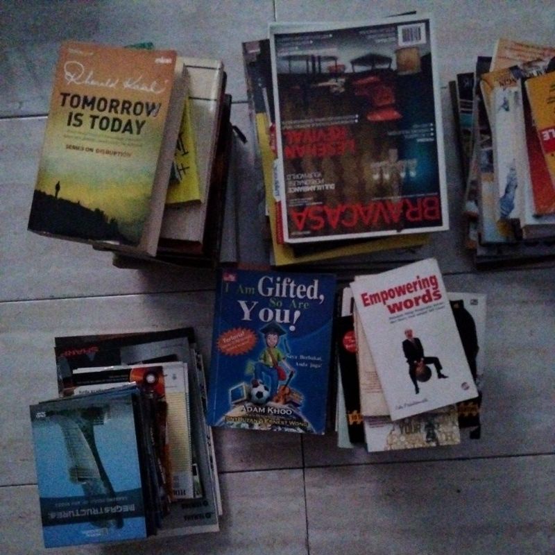 BUKU BEKAS (part 1) MERY RIANA & AJAHN BRAHM & BARACK OBAMA & AUSTIN KLEON