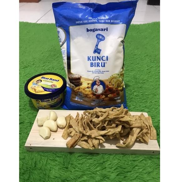 

PRODUK TREND kue bawang padang/keripik bawang 500/750gram € 864