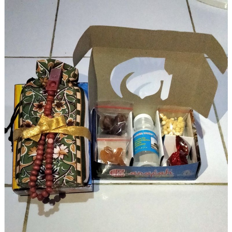 paket suovenir thalilan/oleh oleh haji dan umroh geratis tasbih/sajadah souvenir