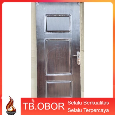 Pintu Kamar Tidur Utama Baja Alessa Type 03 Motif Kotak Triple Corak Khas Serat Urat Kayu Teak Panel