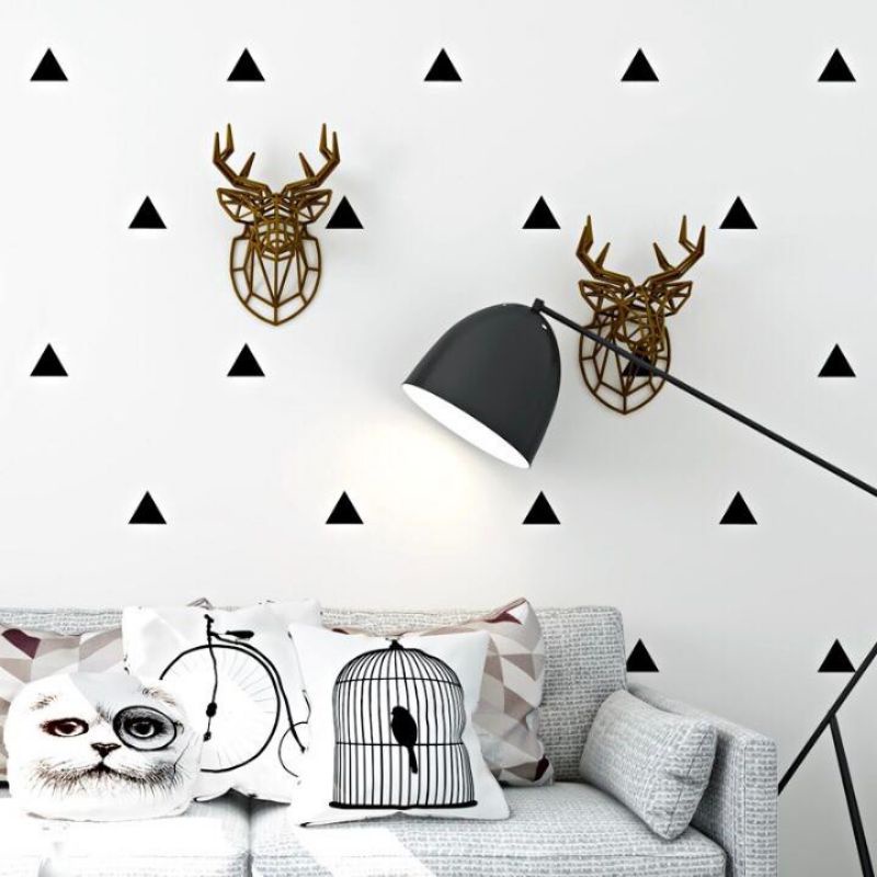 Wallpaper dinding sticker motif segitiga hitam kecil