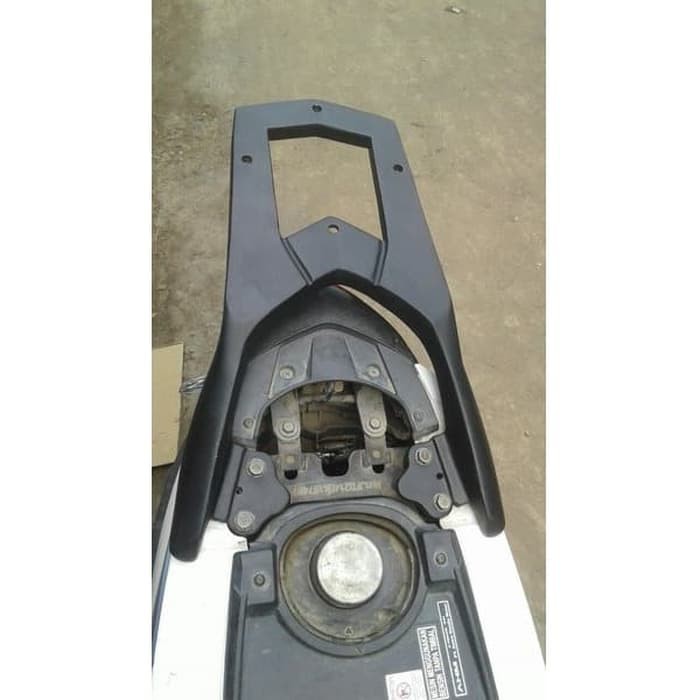 BRACKET BRAKET BREKET BEHEL BOX HONDA BEAT FI KARBU BEAT STREET