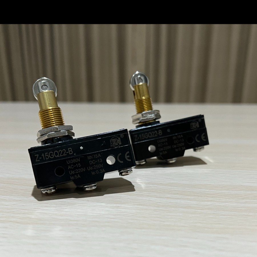 MICRO SWITCH LIMIT TIANG RODA LURUS MICROSWITCH OMRON ZN Z-15GQ22-B