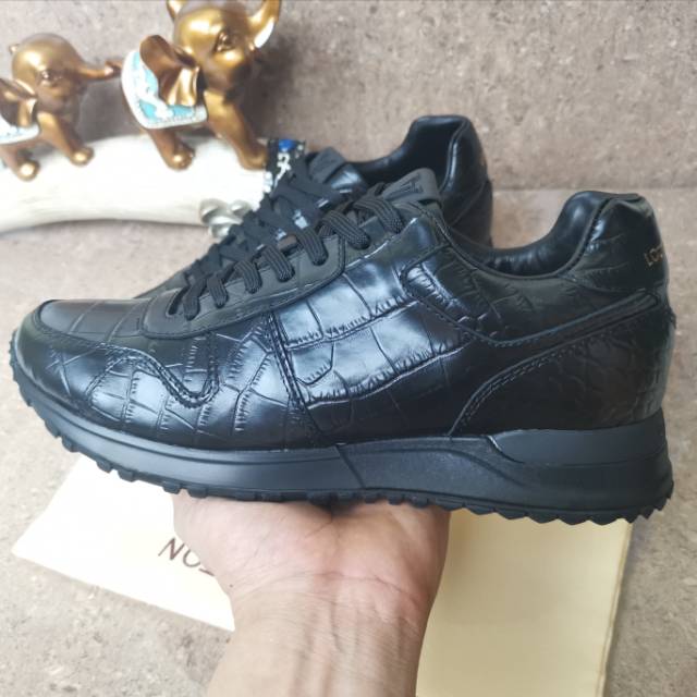 Sepatu lv sneaker mirror quality lou is vuitton shoes