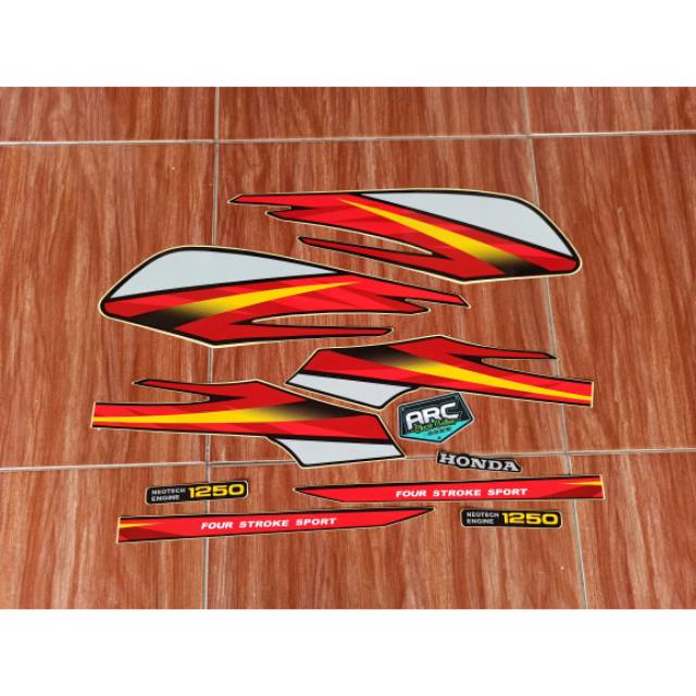 Sticker striping honda GL max merah silver