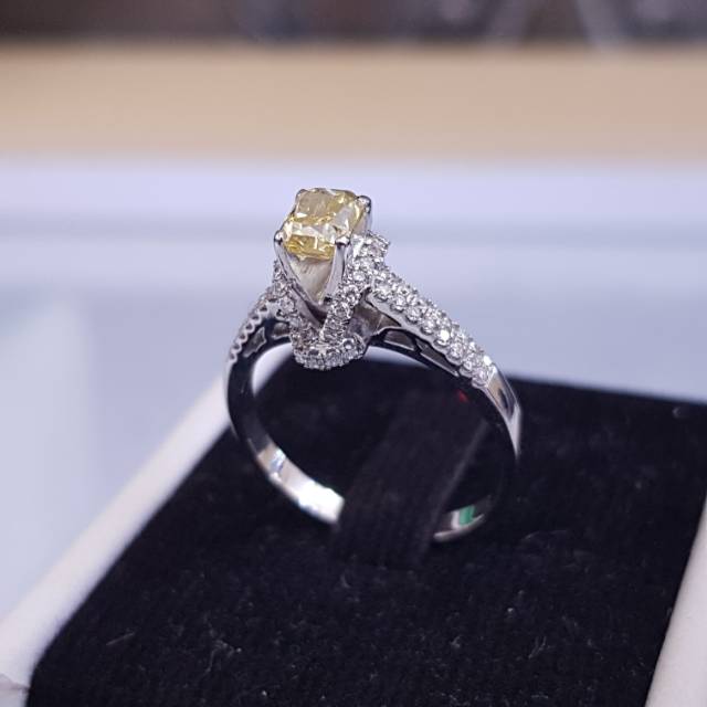 Cincin emas berlian asli dan natural asli 100% (nj35)