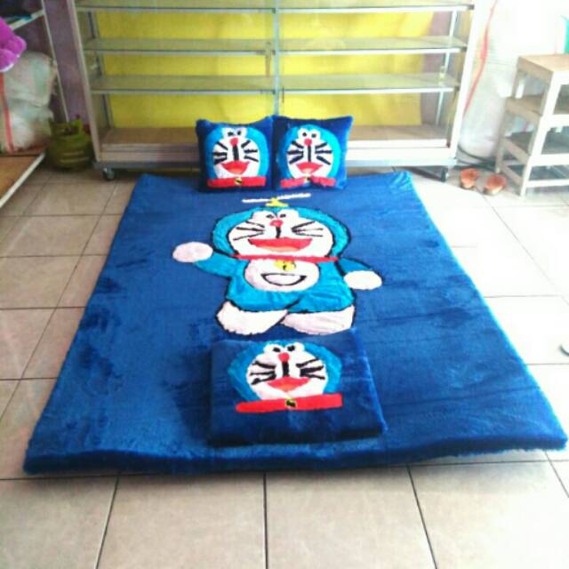 Karpet Karakter Bulu Rasfur Motif Doraemon