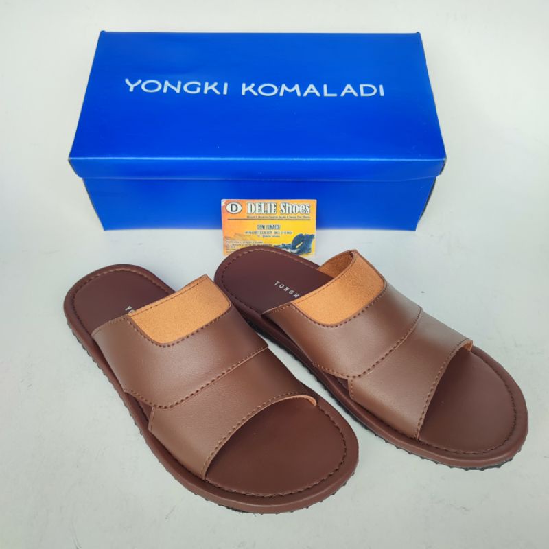 Sandal Yongki Komaladi pria slop terbaru