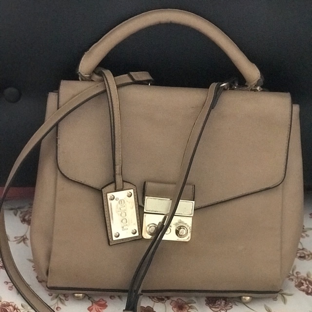 Noche Hush Puppies Sling Bag