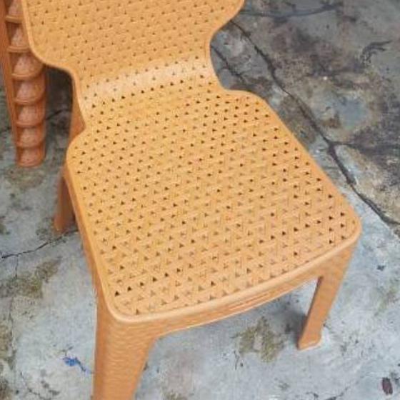 KURSI PLASTIK / KURSI SENDER / KURSI BASO ROTAN THABITA AKAKO