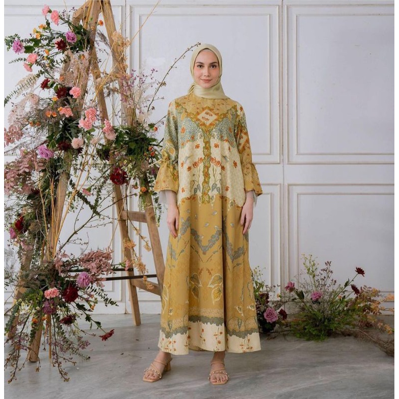 Maharani dress by Geulis (new)