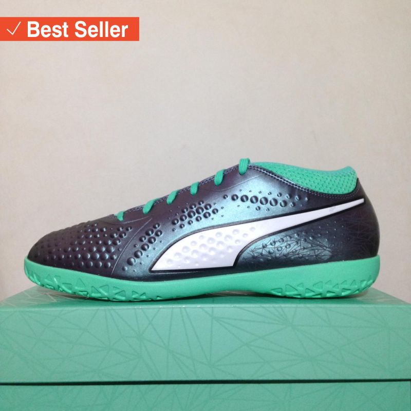 Sepatu Sport Olahraga murah awet kuat / Sepatu Futsal Puma One 4 IL Syn Col Shift Green 104933-01