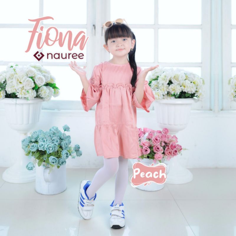 Nauree - Fiona Dress Anak Perempuan Bahan Rayon Twill Warna Peach Ukuran S M Tidak Menerawang Tekstur Licin Halus Lembut Untuk Umur 1 2 3 4 5 6 Tahun Lengan Panjang Soft Premium Lembut Adem Dingin Nyaman