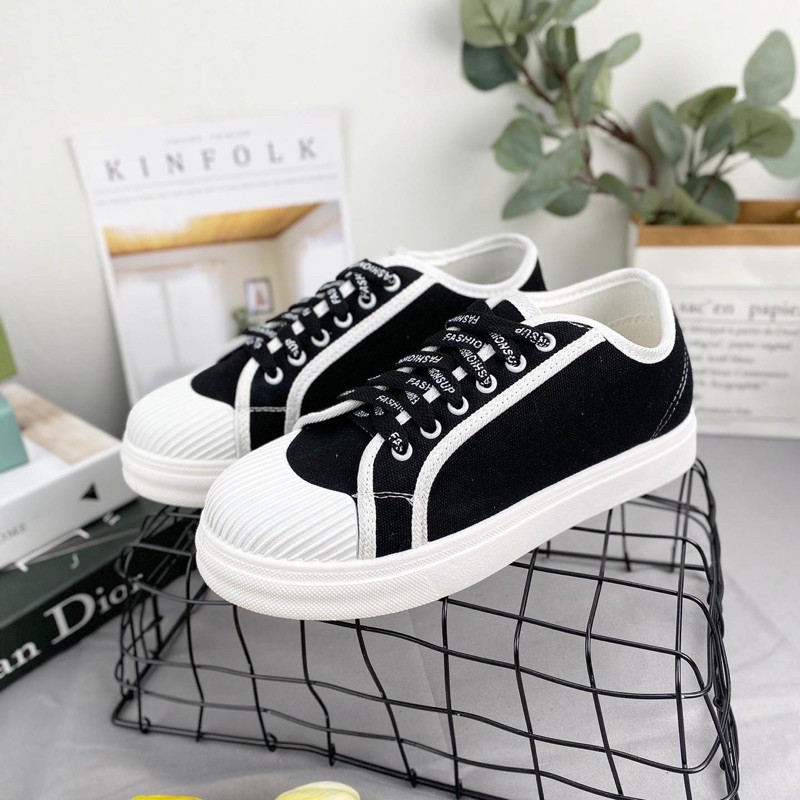 Sepatu Sneakers 816