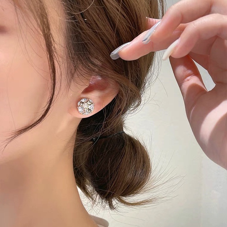 Anting Magnet Tanpa Tindik Hias Kristal Berlian Imitasi Untuk Wanita