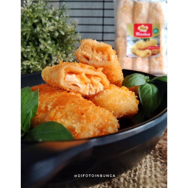 

Risol chiken mayo pedas