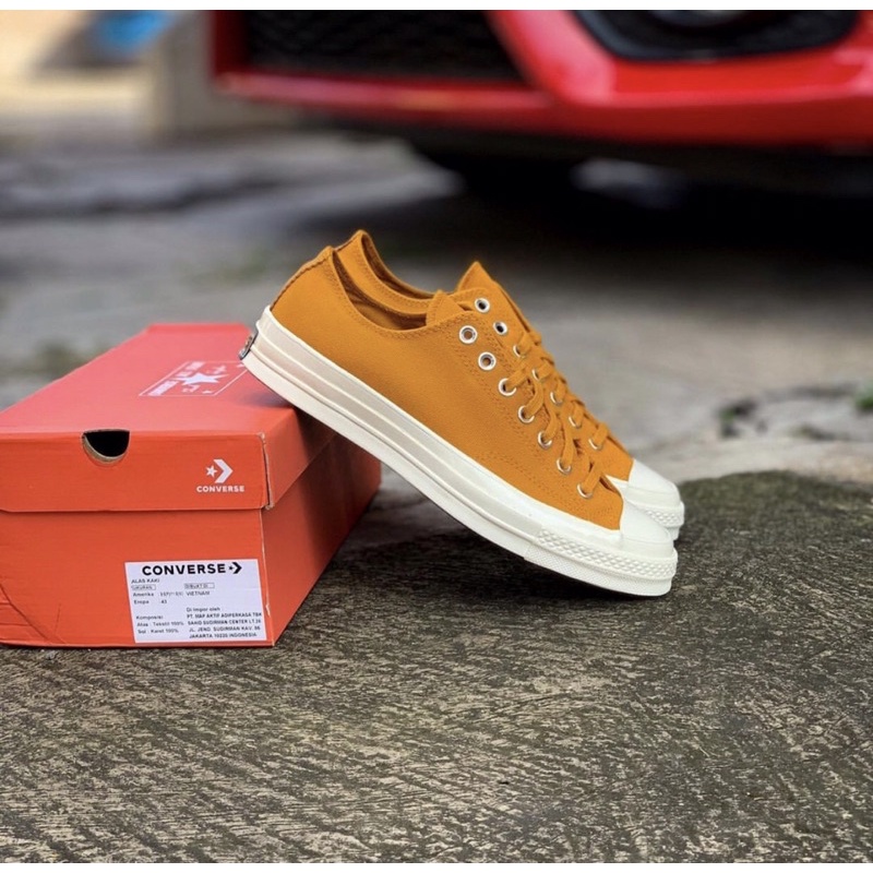 Sepatu CONVERSE CHUCK 70 OX SAFFRO SAFFRON YELLOW/SAF 168850C (MEN)