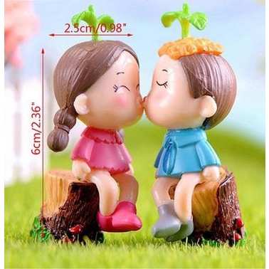 Miniature Lover Figures - Lovers Couple Figurines #29 (2pcs)