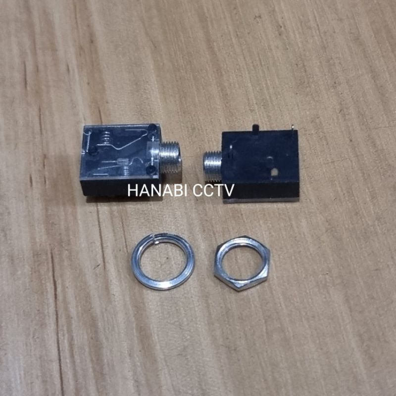 Soket Mini Stereo Hitam (3.5mm)