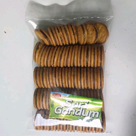 

Aneka snack kue dan biskuit roma sari gandum sandwich coklat kiloan 450gr