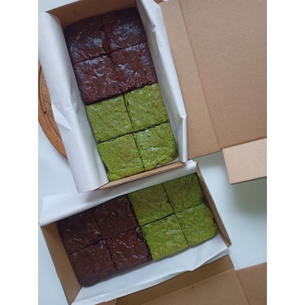 

Mix Matcha Dark Chocolate Fudgy Brownies